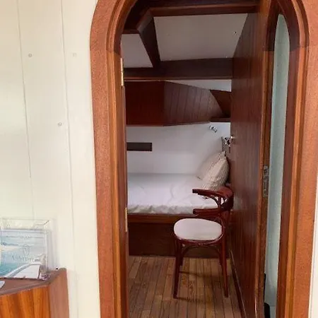 Valmarelo Maxi Catamaran *